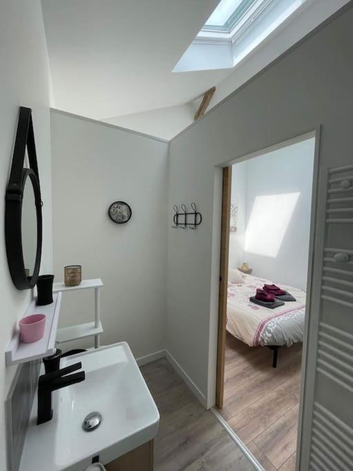 Maison Les Iris - 3 Chambres Et 3 Salles De Bain - 3 A 6 Personnes - Futuroscope Avanton ภายนอก รูปภาพ